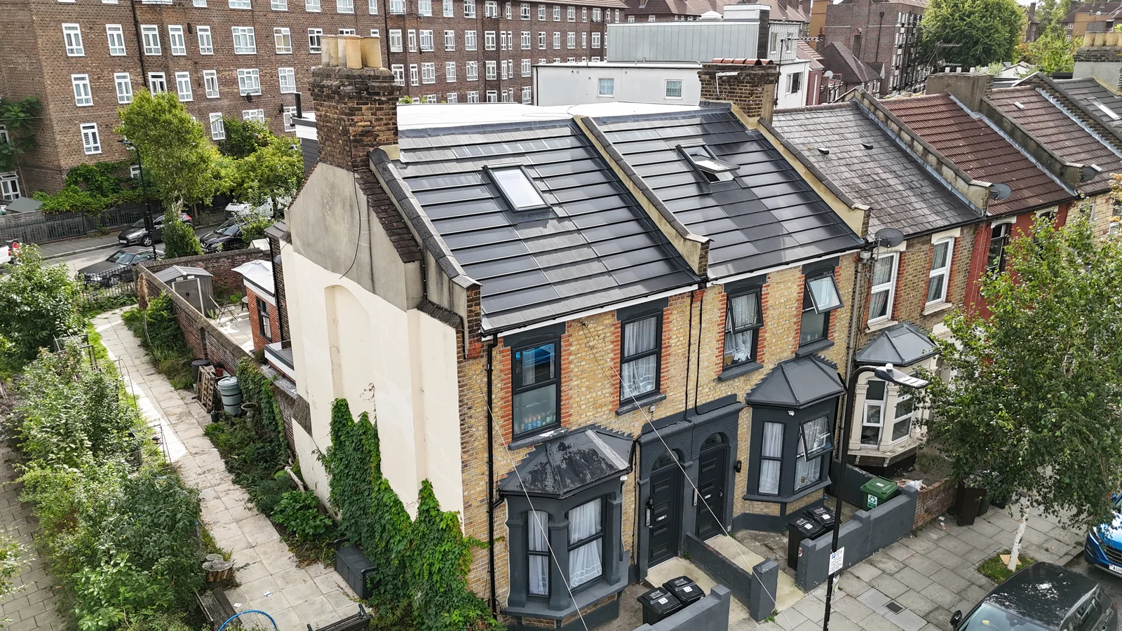 Closer aerial view of SolarTyle and the rooflight detailing