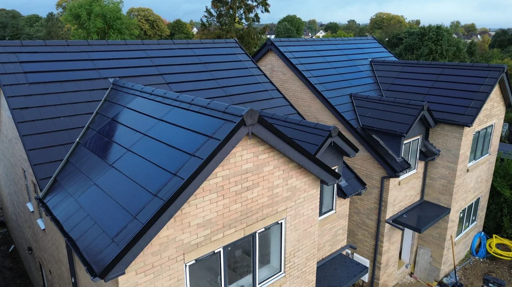 Detail of the solar roof courses and surrounding roof covering